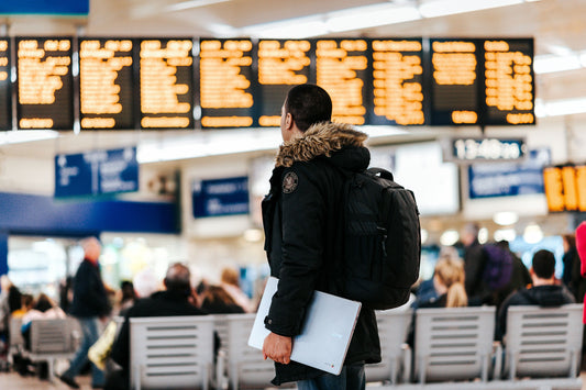 Merry Miles: Unwrapping the Best Holiday Travel Tips